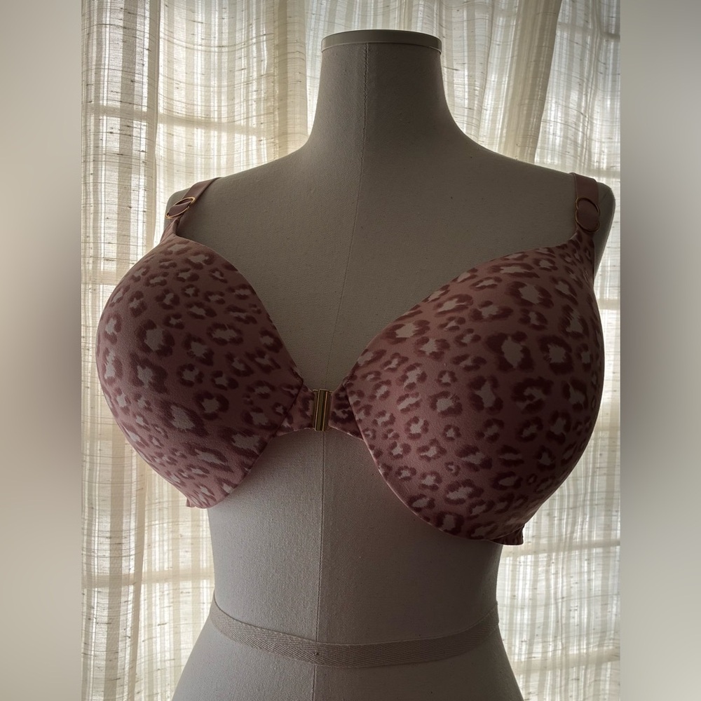 Victoria's Secret Mauve Leopard Front-Close T-Shirt Bra